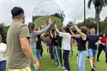 Uplift teambuilding outdoors