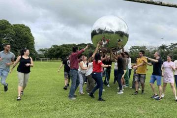 Uplift teambuilding outdoors