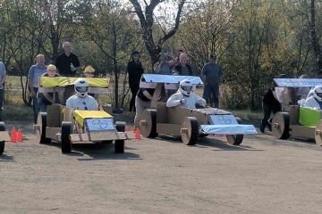 Flat Out Formula One Creative Team Building