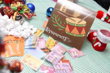 12 teams of christmas party activity