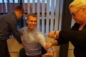  creative team building activity