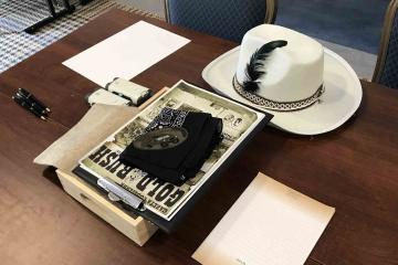 themed fun team building business game