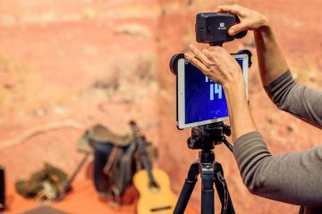 Blockbusters artistic team building activity