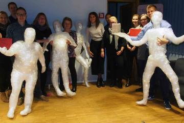  creative team building activity