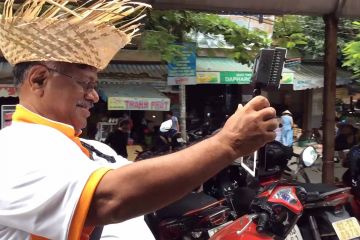 travel show creative team building activity