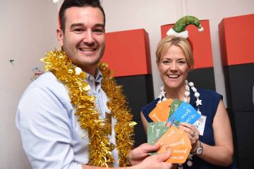 12 teams of christmas party activity