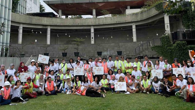 Tim perusahaan mengikuti kegiatan team building Catalyst Indonesia untuk meningkatkan kolaborasi dan komunikasi kerja