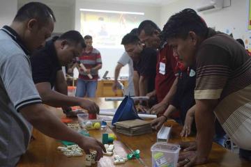 Chain reaction team building activity indonesia