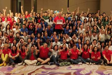 robot revolution team game