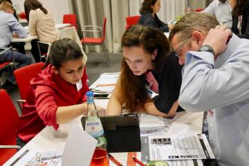 Everest mountaineering themed business game