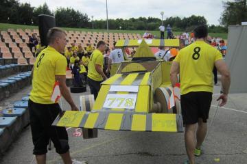 Flat Out Formula One Creative Team Building