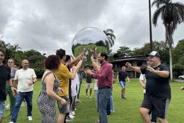 Uplift teambuilding outdoors