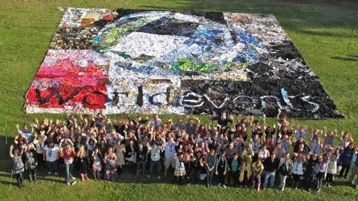 rags to riches team building