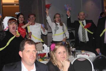 horse racing activity for teams