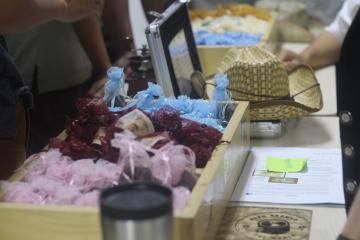 experiential negotiation game