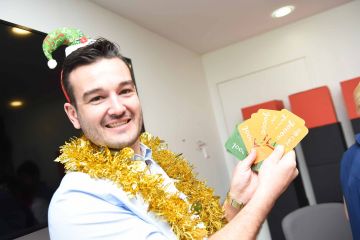 12 teams of christmas party activity