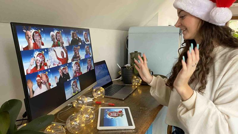 race around the world festive