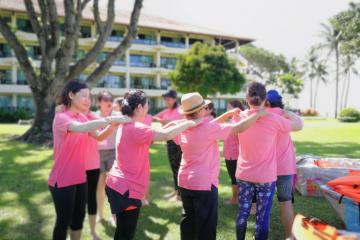 flat out afloat creative team building