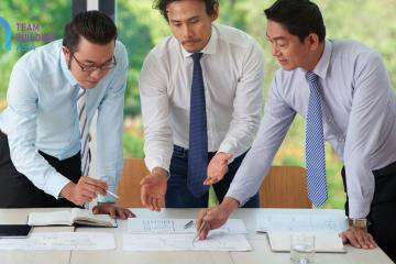 cover image for leading a team through change