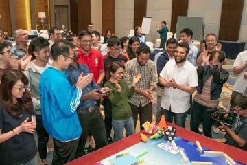 robot revolution team game