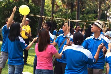 mexican railway creative conference energiser