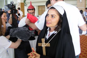 fun creative team building activity