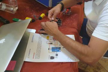 develop design thinking