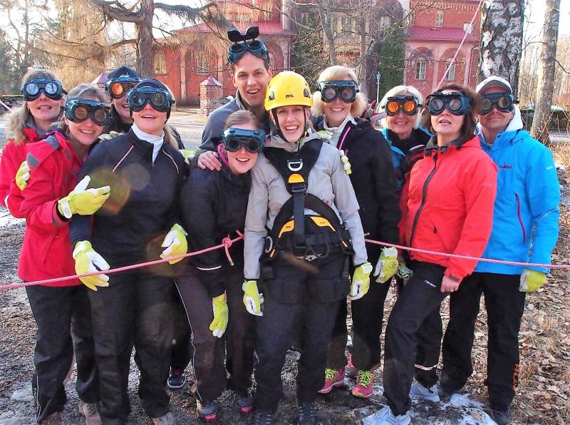 breakthrough outdoor team bonding activity