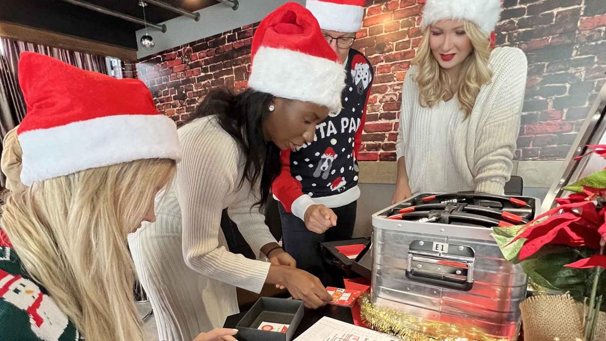 These are the top 3 of live team building for Christmas