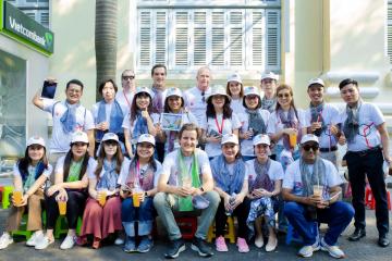 b1g1 community charity team activity