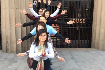 group photo go team treasure hunt team building game