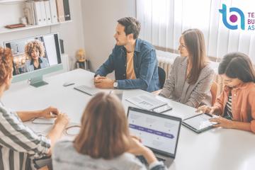 blog header hybrid teams