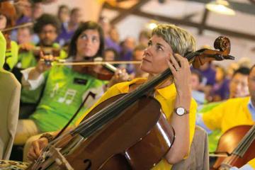 people playing as an orchestra for the first time in Catalyst team building activity Orchestrate