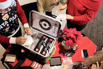 Santas elves trying to rescue him