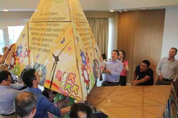 flat out pyramid puzzle team building Turkey