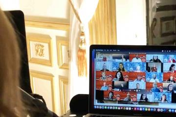 E CHOIR FESTIVE corporate team building