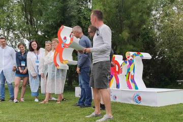 creative team building activity