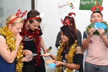 12 teams of christmas party activity