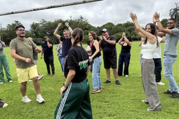 Uplift teambuilding outdoors