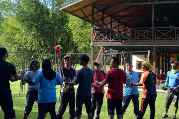 mexican railway creative conference energiser