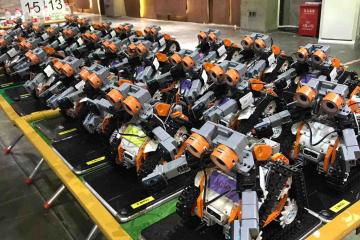 robot team building with EY