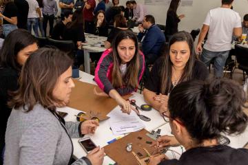 Develop design thinking